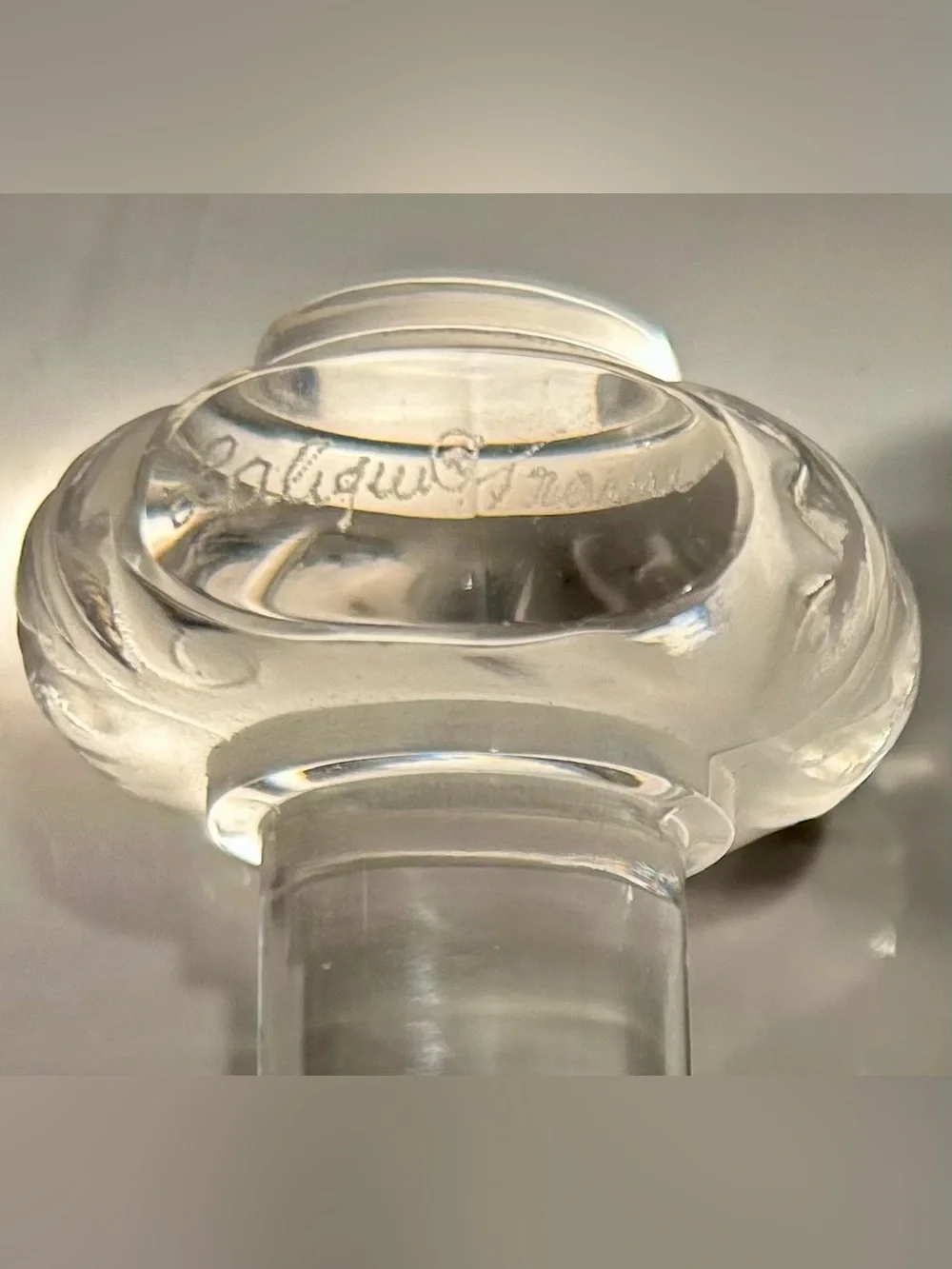 New Lalique Crystal Knife Rest Saint Hubert Pattern Signed 3 5/8”